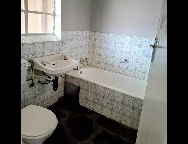 1 BEDROOM APARTMENT FOR SALE IN WINDSOR EAST